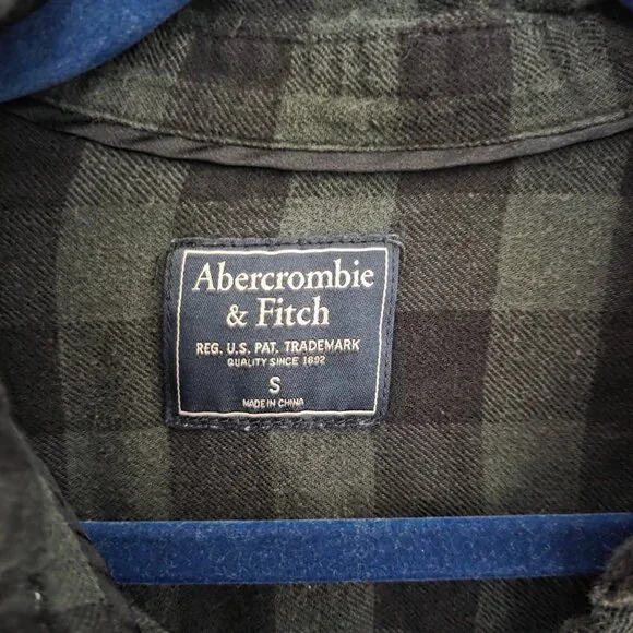 Abercrombie and Fitch Green and Black Plaid Flannel with Raw Hem - Size S - Picture 2 of 2